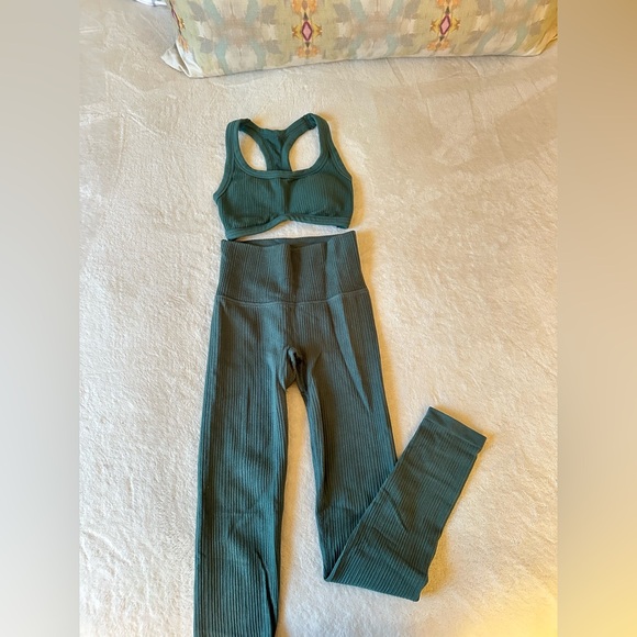 All In Motion Seamless Ribbed Workout Set - Picture 1 of 6